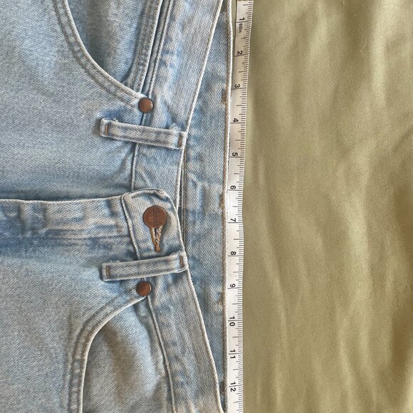 Wrangler Women's Jeans- Cowboy Cut - Picture 4 of 5